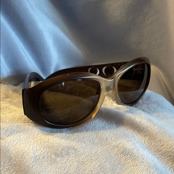 Genuine Vintage Fendi Sunglasses- Plastic Frame - Picture 1 of 16